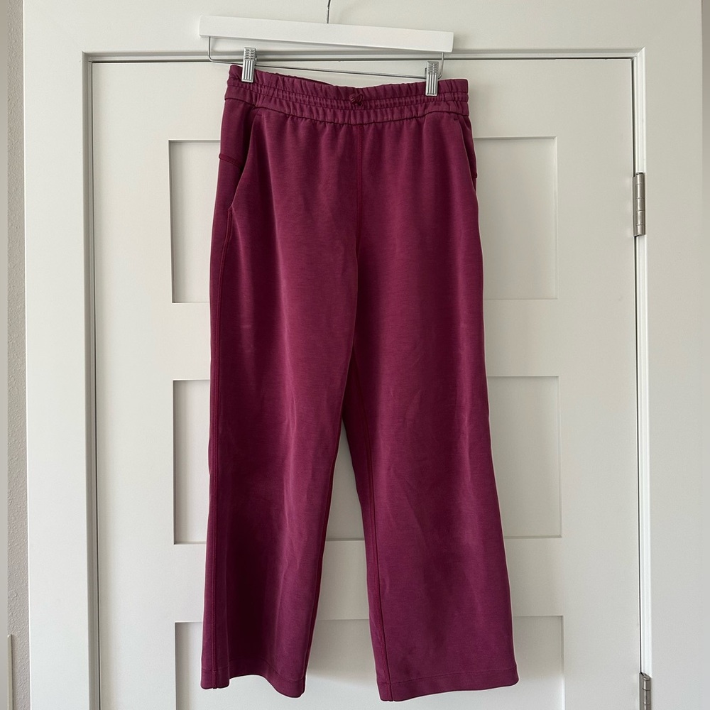 Lululemon Softstreme High-Rise Straight-Leg Cropped Pant